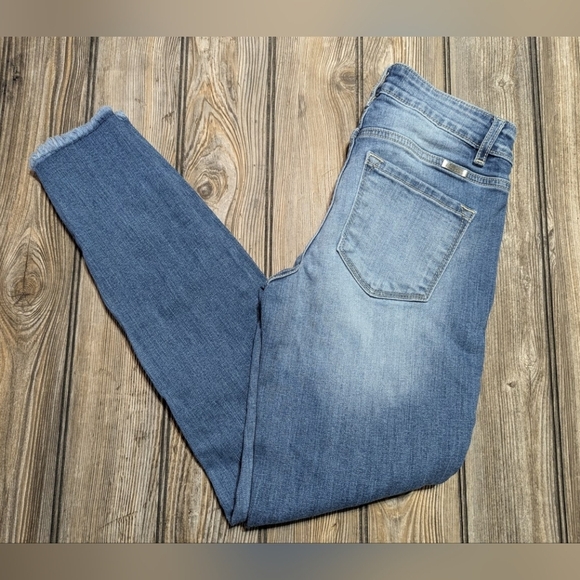 KanCan size 3/25 distressed medium wash skinny jeans - Picture 1 of 12